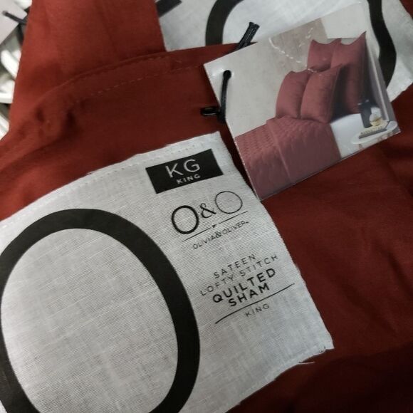 New Olivia & Oliver Red Wine Sateen Quilted Shams Size King - Picture 4 of 8